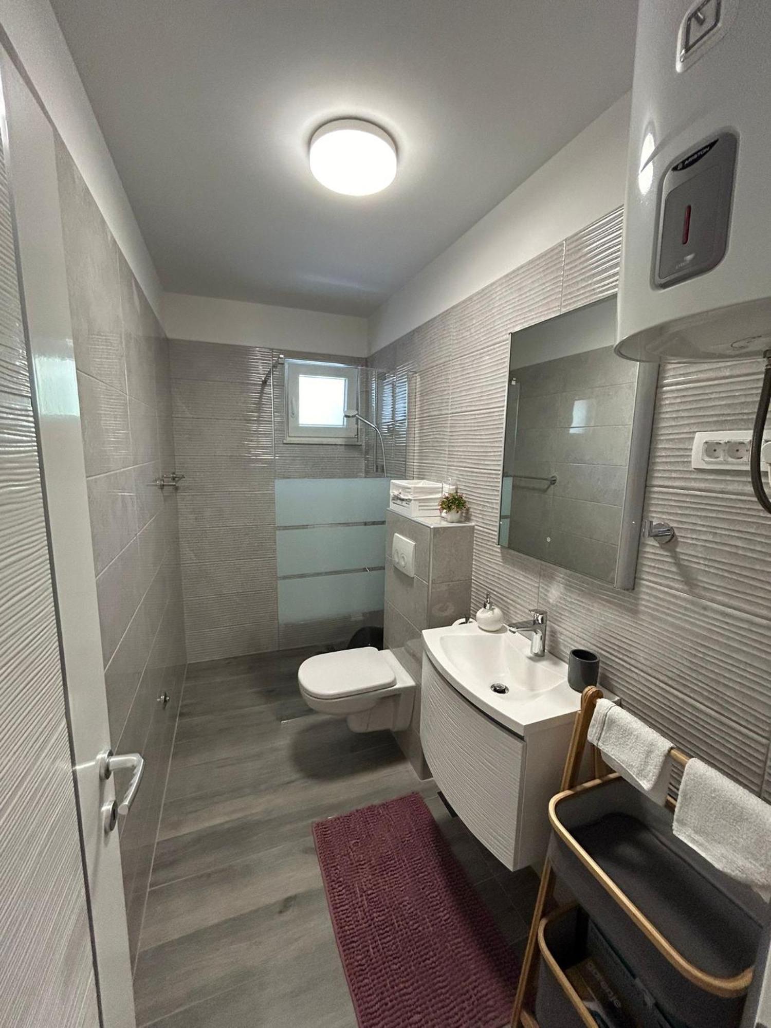 Apartments Vini Donji Seget Exterior foto