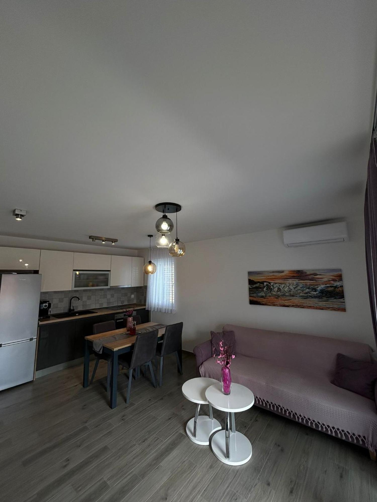 Apartments Vini Donji Seget Exterior foto