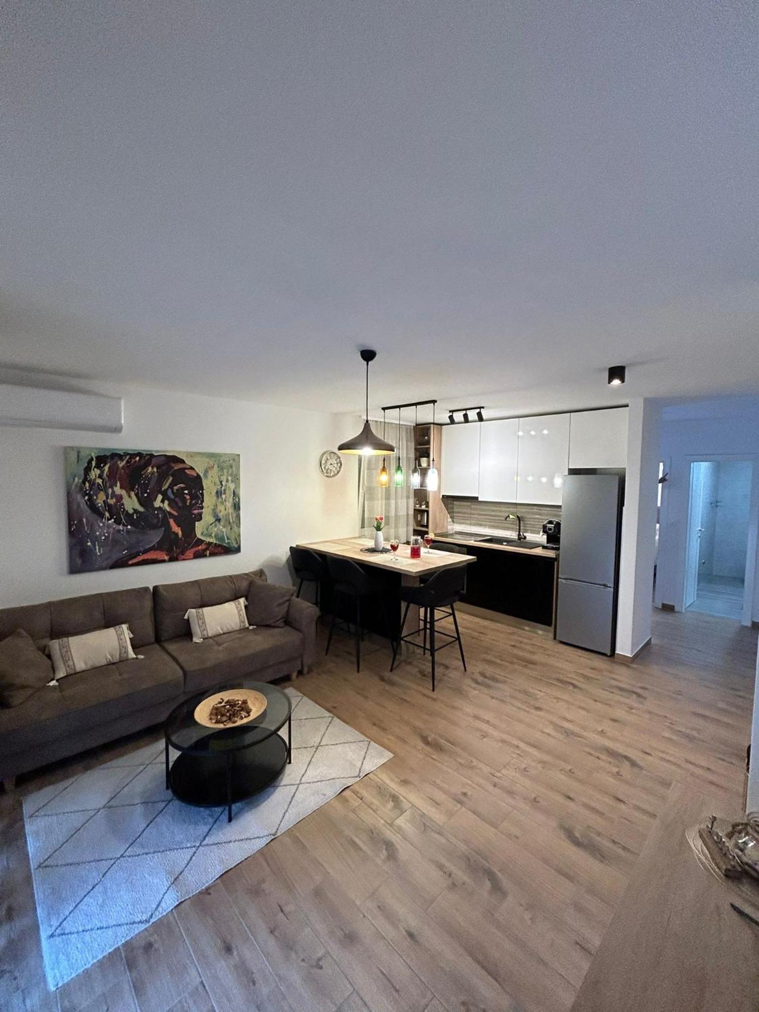 Apartments Vini Donji Seget Exterior foto